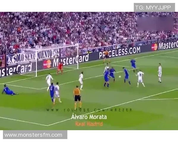 足球直播全程解析：顶级球星阵容与赛场精彩瞬间全曝光